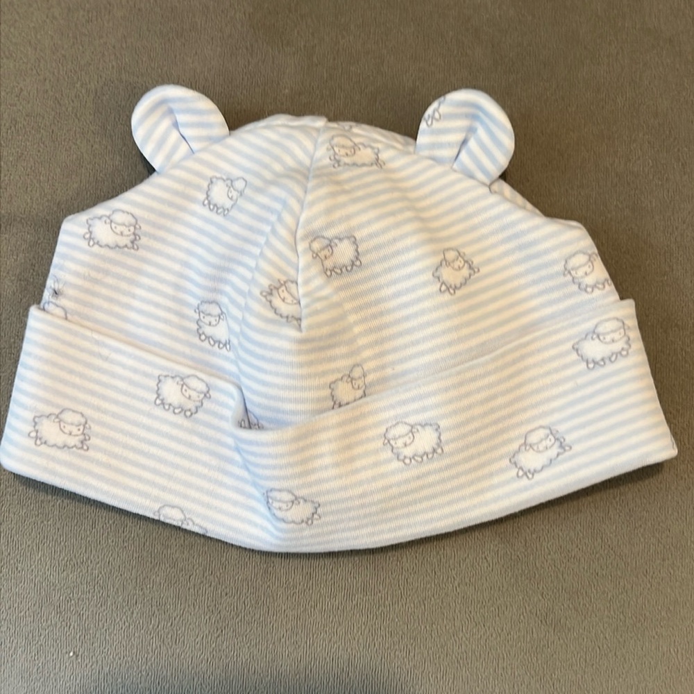 Like New Kissy Kissy Newborn Baby Hat 🚭